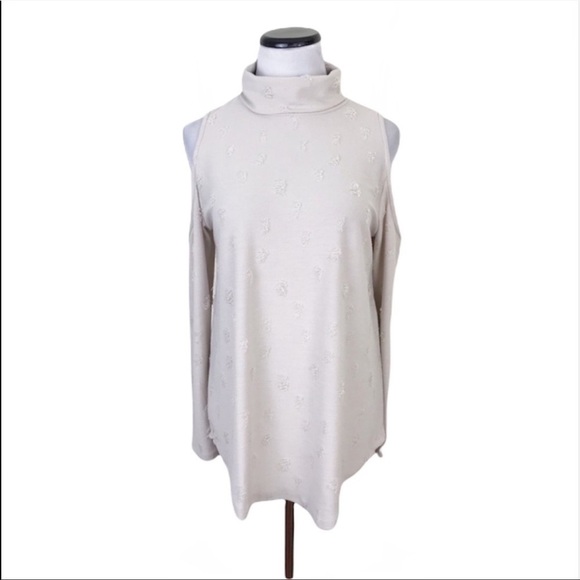 𝅺Entro Distressed Cold Shoulder Long Sleeve Turtleneck Top Cream Size Small - Picture 1 of 7
